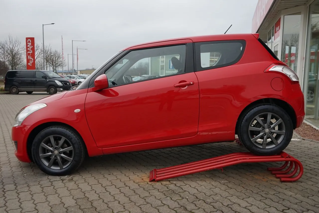 Suzuki Swift 1.2 Scheckheftgepflegt...  Image 2