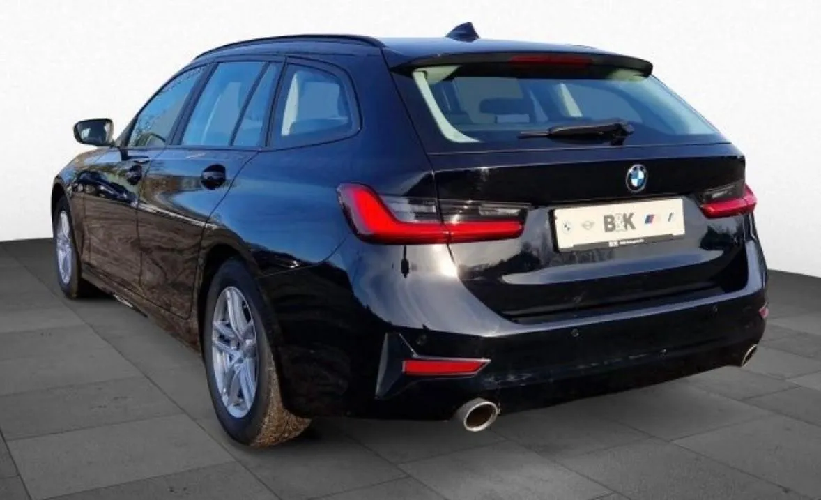 BMW Serie 3 318i Touring Business Advantage Image 2